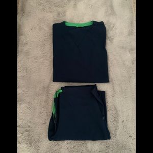 Carhartt scrubs navy (top: M, bottoms: M Petite)